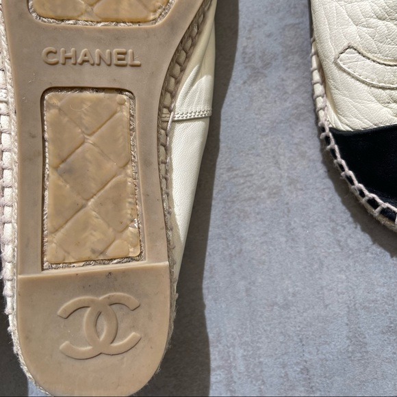 CHANEL ESPADRILLES - Picture 2 of 3